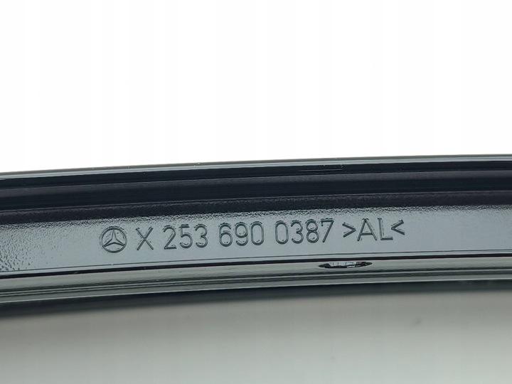фото №7, Mercedes-benz glc amg 2020 молдинг скла задньої x2536900387