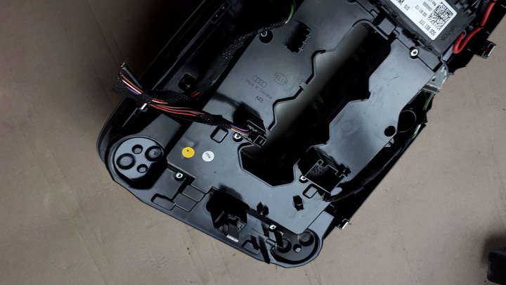 фото №12, A4 b9 8w лампа потолок led перед 8w0947135bq