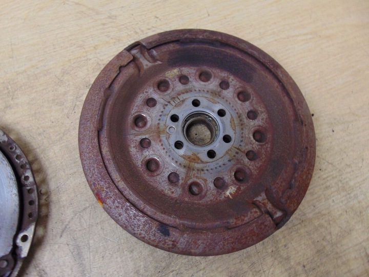 фото №11, Сцепление колесо двухмассовый vw polo v 6r 1.6 tdi