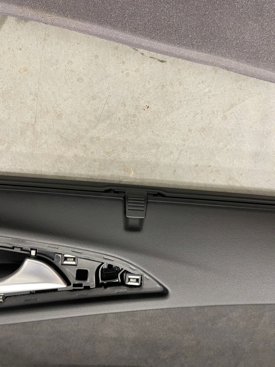 фото №12, Боковина обивка дверь a6 s6 c7 компетиция алькантара красная nić bose