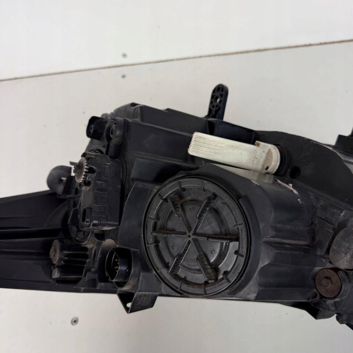 фото №14, Hyundai i40 14r фара праве перед права передня oem номер 921023zxxx uk ксенон