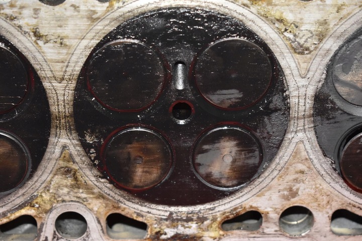 фото №9, Головка двигуна 31104738-002 volvo s60 1 i 2.4 d d5 163 km 00-04