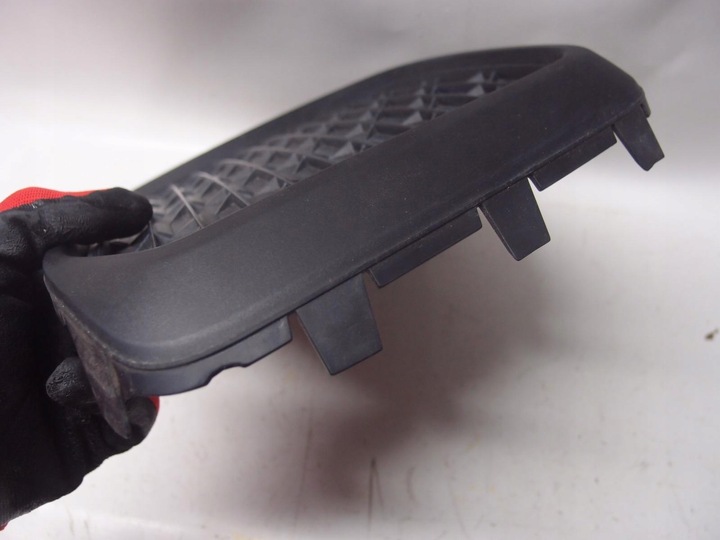 фото №7, Решётка бампера левый перед audi a1 ii 82a807681f