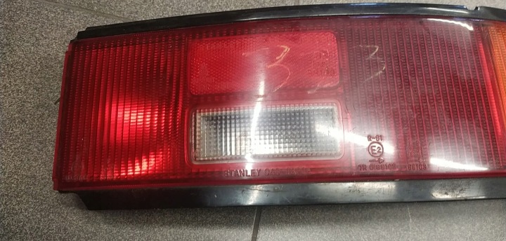 фото №7, Mazda 323 f bg фара задняя правая 0431321r stanley