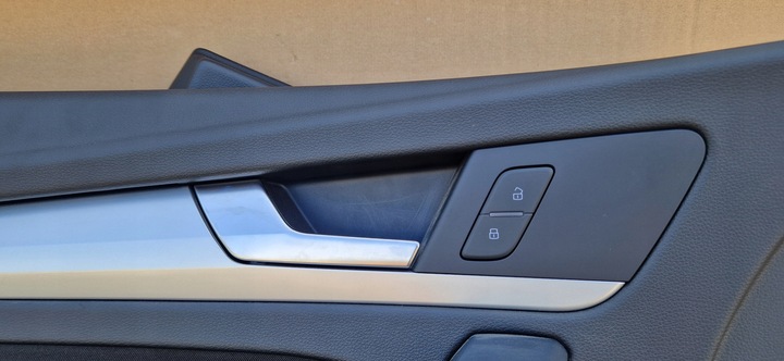 фото №8, Обшивки audi q3 материал+ кожа оригинал идеал