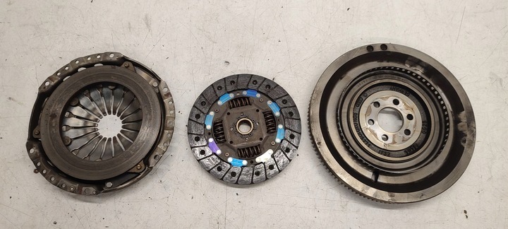 фото №9, Колесо маховики сцепление диск прижим vw polo 9n 1,2 12v