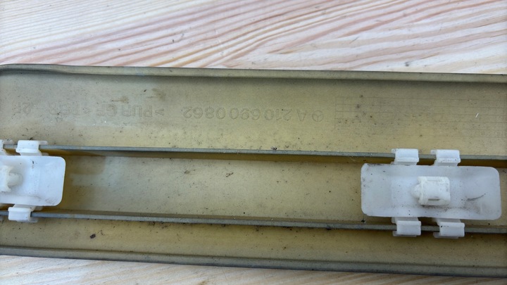 фото №3, Mercedes e-klasa w210 планка дверь правые зад планка a2106900862 kp8/66