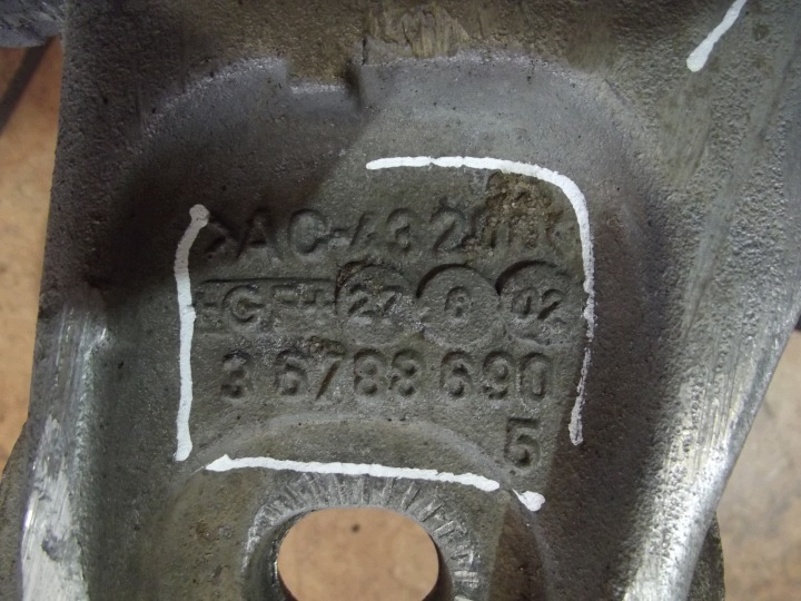 фото №7, Audi a4 b6 1.8t 03' sedan кронштейн коробки 36788690