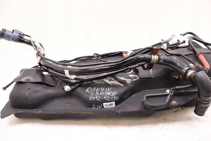 фото №9, Toyota rav4 iv гібрид бак пального 2412-42130