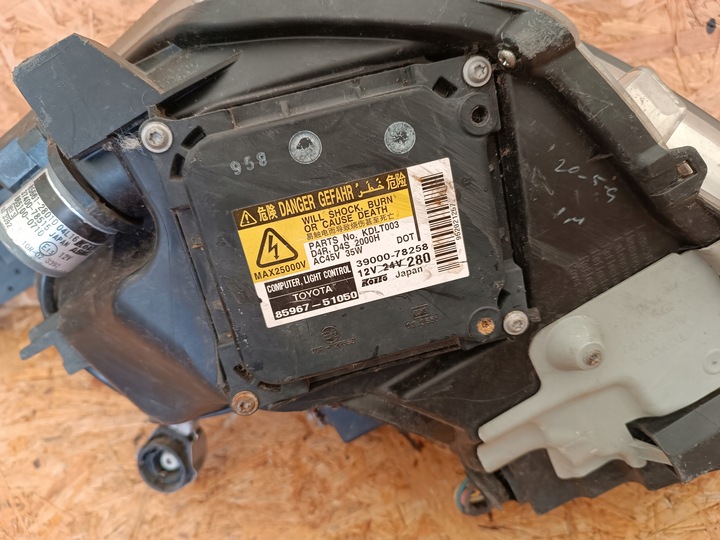 фото №8, Лампа правый перед eu 81118-05310 ксенон toyota avensis iii t27 2008-