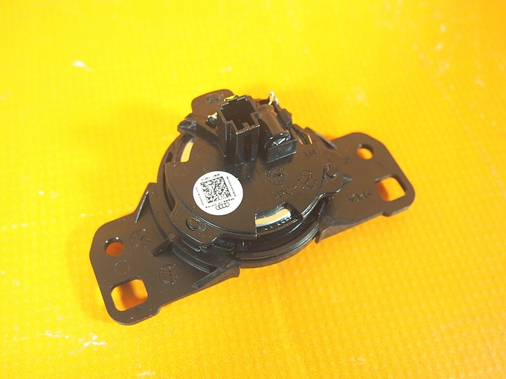 фото №12, Audi q7 4m динамик высокочастотный обшивка стойка 4m0035399