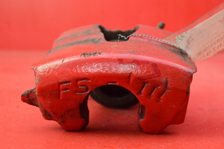 фото №4, Суппорт тормозной левый перед vw new beetle 2.0 8v 115 km 98-05