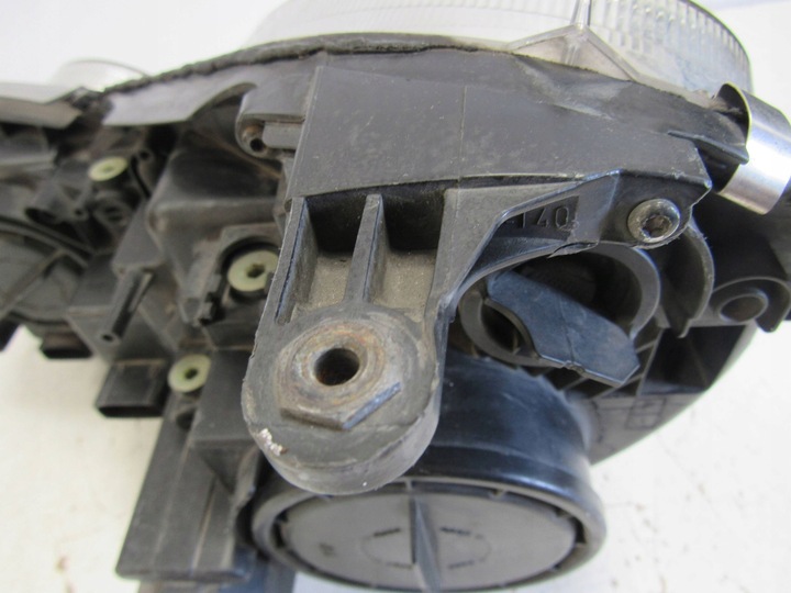 фото №12, Mercedes e w211 211 рестайлинг лампа правая перед передняя bi ксенон