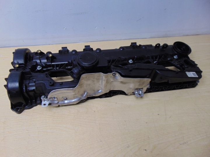 фото №10, Кришка клапанів головки mercedes w222 a6560100902