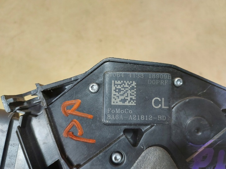 фото №3, Fiesta mk7 замок дверь правые перед 4 pin