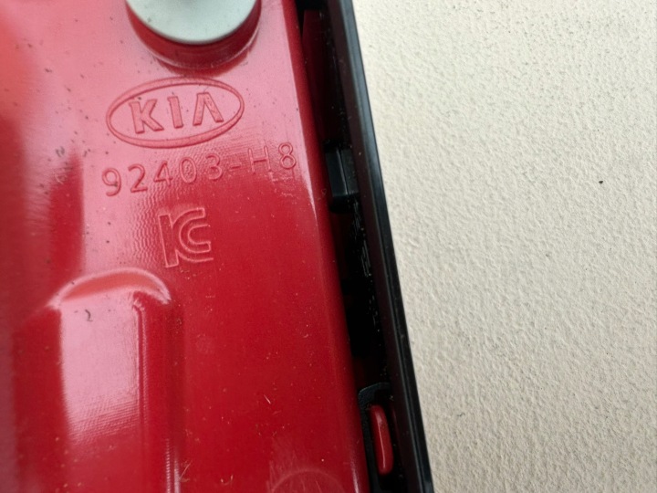 фото №13, Kia rio iv 4 17-23r фара левое зад w крышка багажника левая задняя 92403-h8
