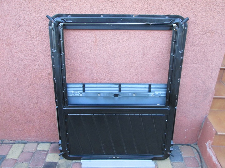 фото №7, Mercedes w124 e sedan универсал люк направляющая