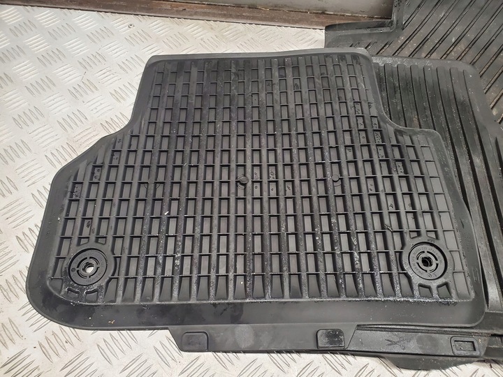 фото №14, Audi a4 s4 b9 8w 8w1061501 комплект оббивка