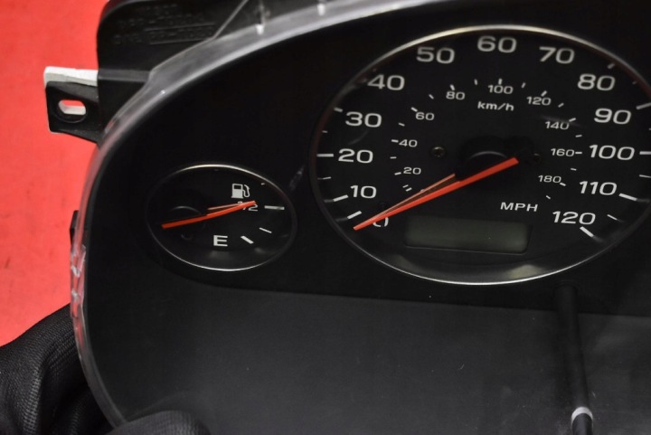 фото №8, Панель приборов автомат usa 85014ae81a subaru legacy 3 iii 2.5i 156 km 98-03