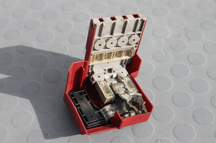 фото №5, Клемма предохранители акумулятора outlander ii 2.2 дизель с прямым впрыском 06-12