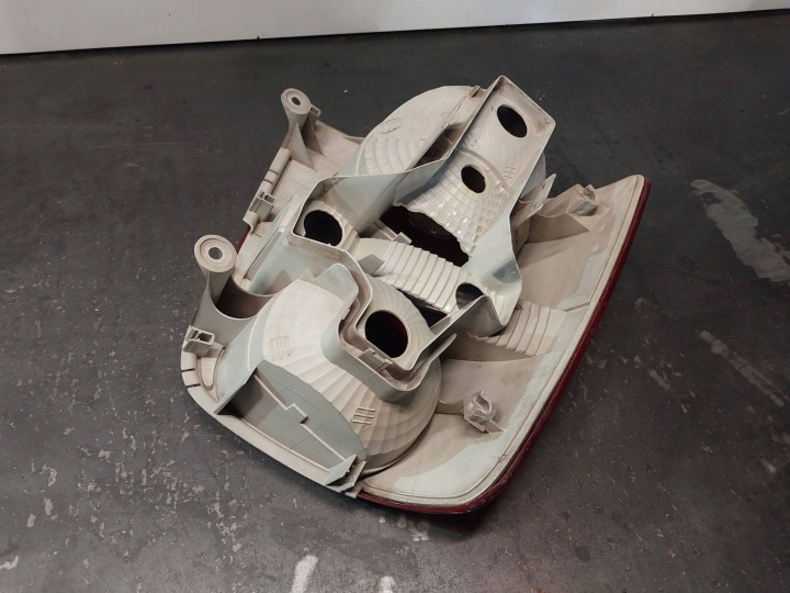 фото №10, Фара задня права volkswagen touran i 1t0945096f 1t0945112b