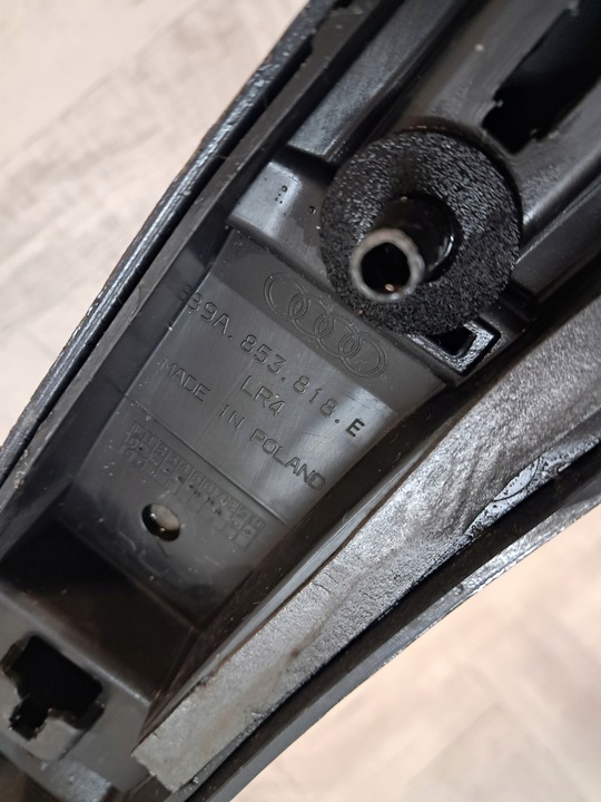 фото №10, Audi q4 e-tron планка накладка крила праві зад задня 89a853818e