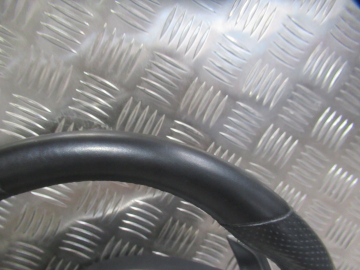 фото №9, Руль кожа mercedes glc w253 amg k350