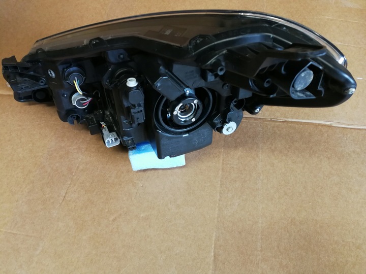 фото №13, Toyota yaris iii рестайлинг 17- лампа правая перед передняя koito 0d-197