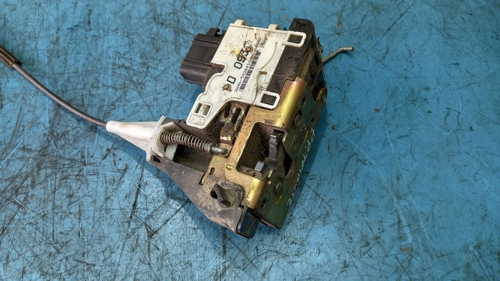 фото №2, Замок двері лівий зад mazda tribute 2.0b 01r