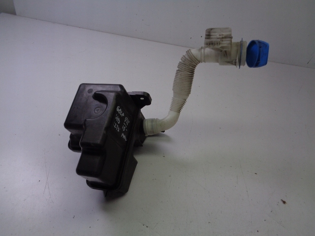 фото №1, Бачок омывателя vw golf vii 5 дверь hb 1.2 tsi 2015 год