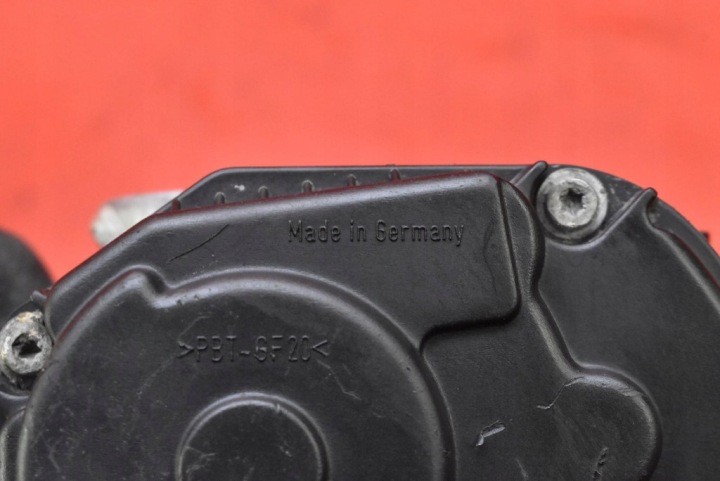 фото №9, Дросельна заслінка 058133063 audi a4 b5 1.8 20v 125 km 94-99