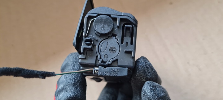 фото №12, S6 c7 4g a6 попільничка двері ліва лівий зад led 4g8857405a a7 4g s7