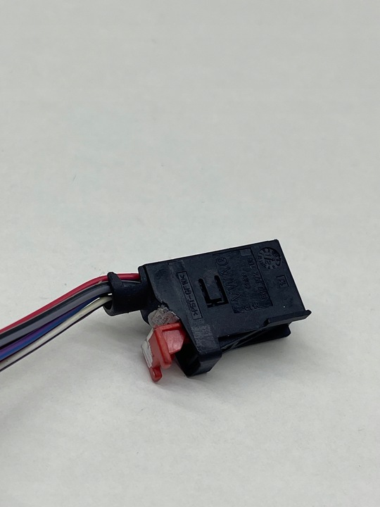 фото №5, Audi volkswagen seat skoda штекер роз'єм з'єднувач + шланг 8k0972706