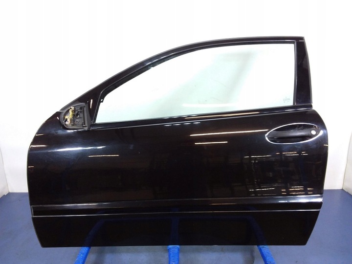 фото №1, Mercedes c w203 купе дверь перед левая 197