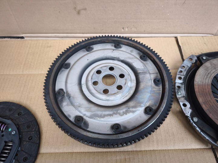 фото №10, Mazda2 2 dj 1.5i 1.5 skyactiv-g p5 зчеплення диск притиск колесо маховики