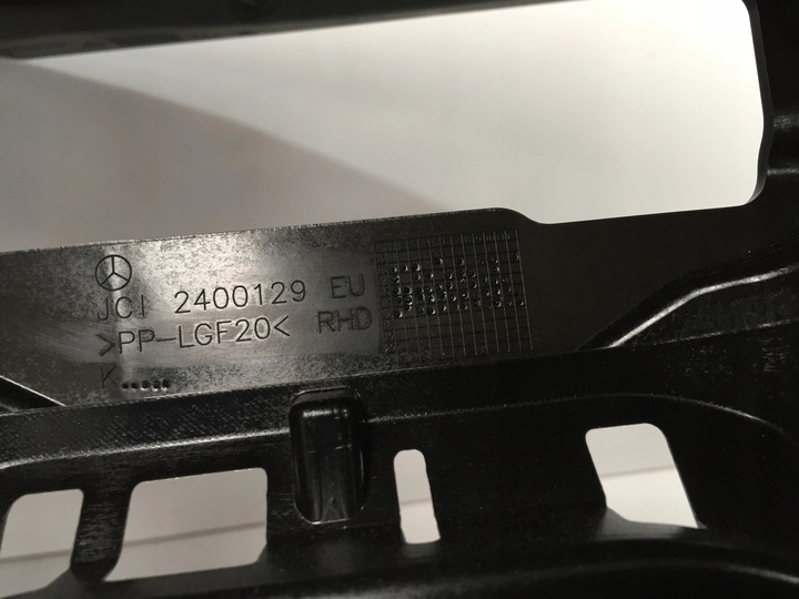 фото №8, Mercedes c w205 купе 2019 панель капот консоль uk