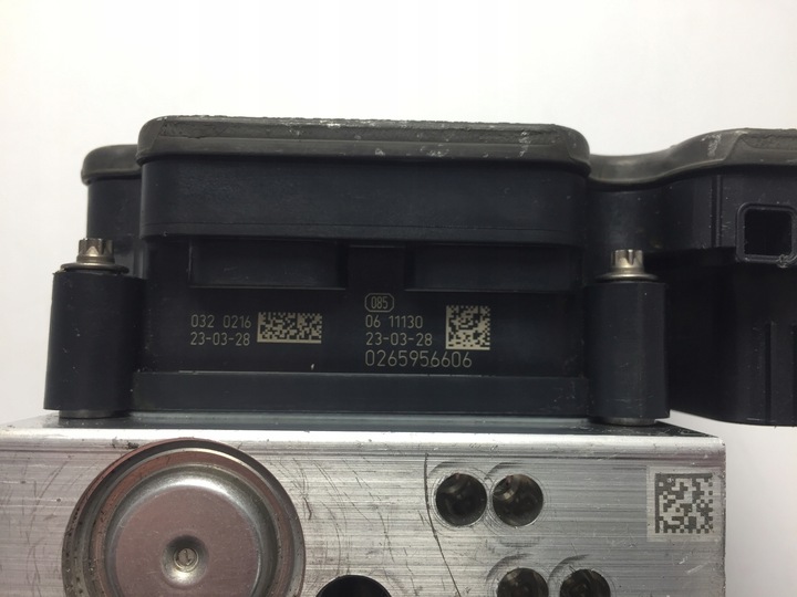 фото №5, Porsche taycan 9j1 насос тормозная abs 9j1614109d