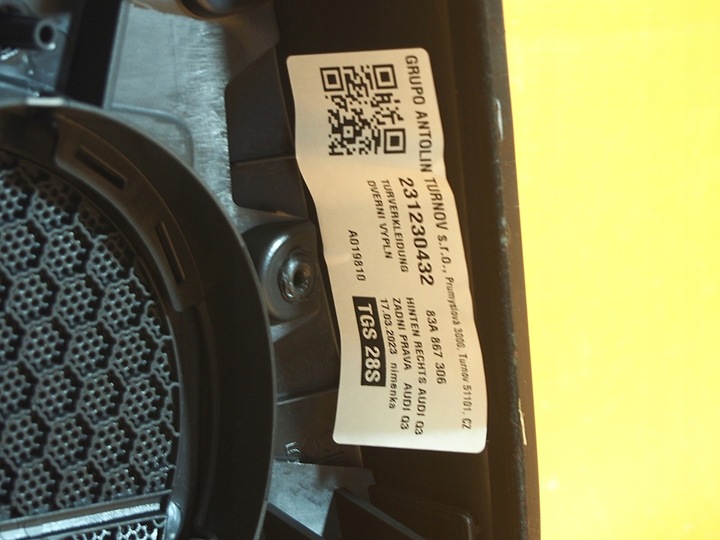 фото №11, Audi q3 83a 22km оббивка боковина двері зад правий ambiente 83a867306