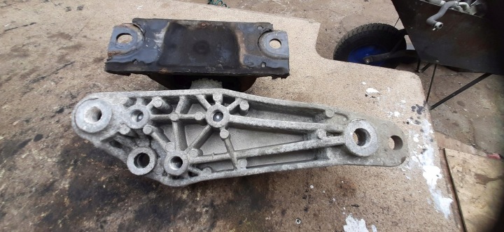 фото №6, Подушка двигателя 1.6jtd alfa romeo mito 55700438