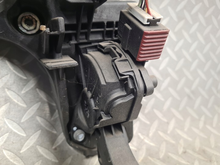 фото №7, Педали педаль газа тормоза opel insignia a 13228168 европа комплект