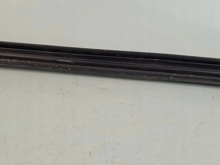 фото №9, Mercedes-benz gla w156 2014 права сторона прокладка скла двері передніх