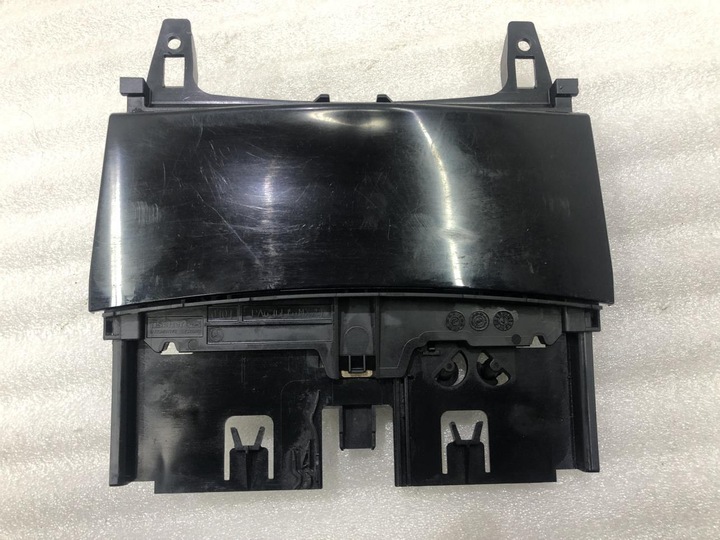 фото №1, Попільничка mercedes w204 a2046801350