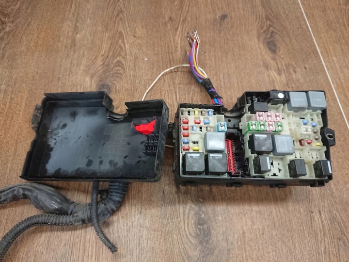 фото №5, Коробка запобіжників bv6t14k733 ford focus mk3