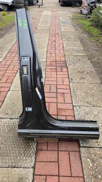 фото №2, Стойка порог средний правые vw t-roc lb8r