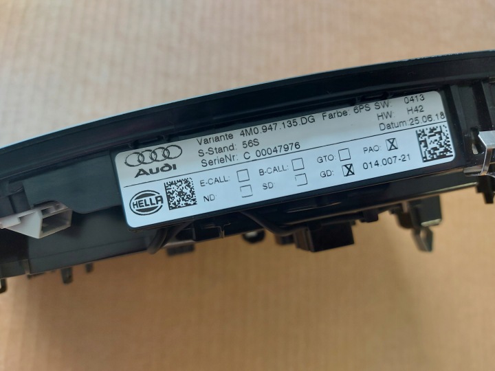 фото №5, Audi q7 лампа потолок led 4m0947135dg