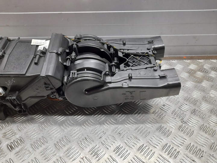 фото №6, Audi a8 s8 d4 4h 4h0820004c з спереду нагрівачі