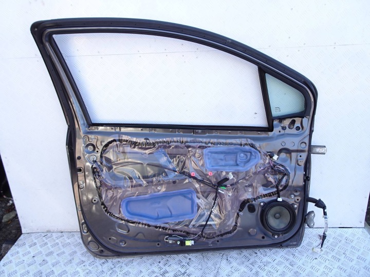 фото №7, Двери левые перед toyota yaris iii 1g3 3d