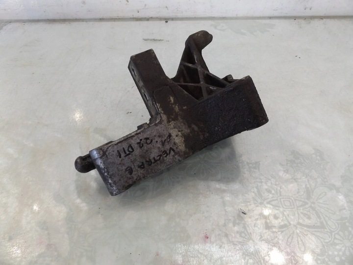 фото №1, Vectra b рестайлінг 2,2 dti лапи двигуна