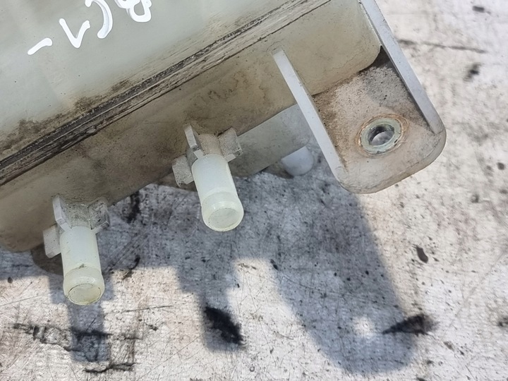 фото №9, Бачок рідини гальмівного оригінальний номер 132311-40120 toyota prius ii 08r