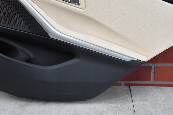 фото №5, Обивка дверь правые зад боковина дверь bmw 3 g20 g21 canberra